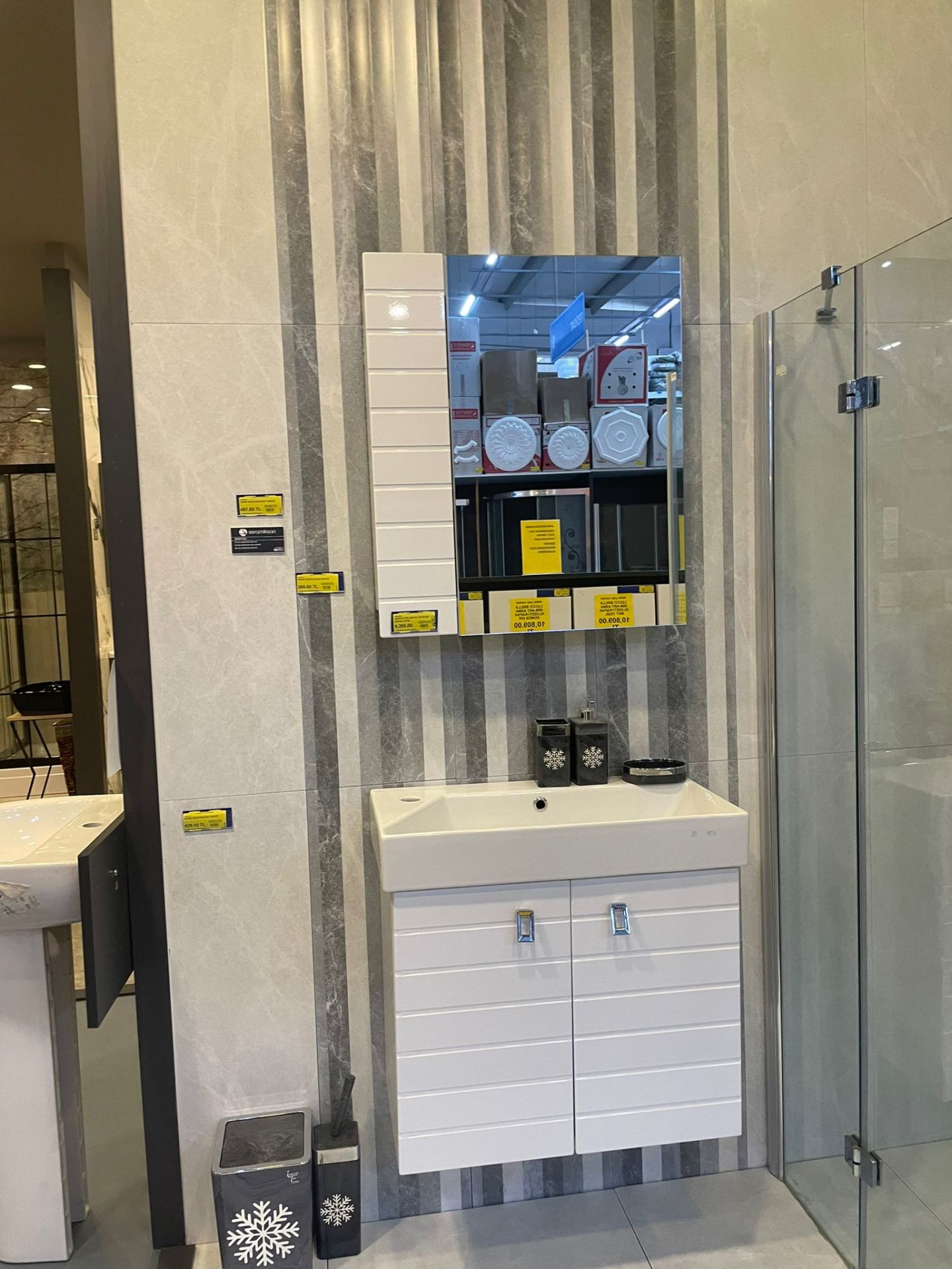 BANYO DOLABI 65 CM BUSE BEYAZ UP48